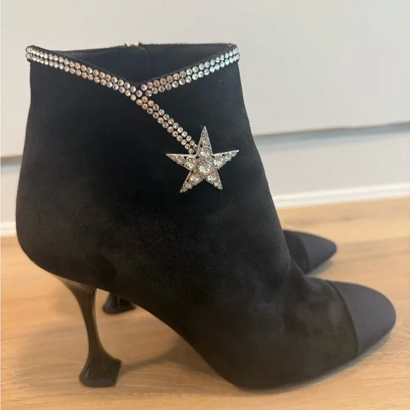 SOLD 🎊Chanel Black Suede Comet star boots - Picture 2 of 9